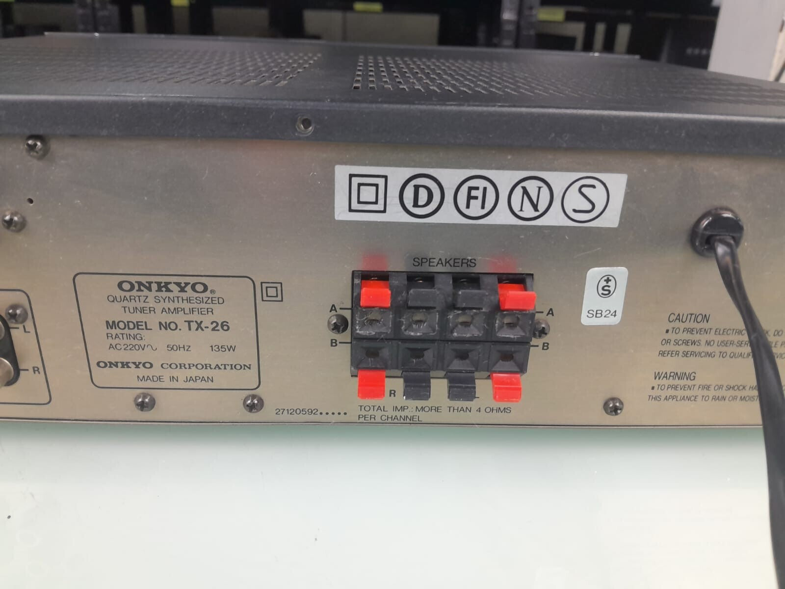 ONKYO TX 26 QUARTZ SYNTHESIZED TUNER AMPLIFIER