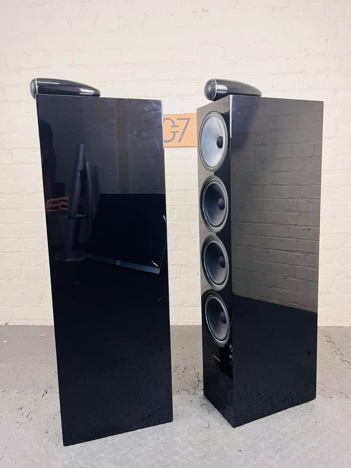 BOWERS & WILKINS B&W 702 S2 FLOOR STANDING SPEAKERS