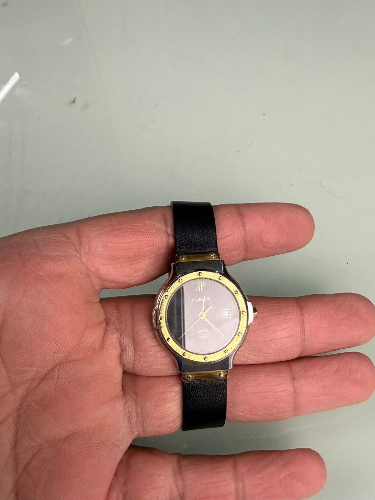 HUBLOT CLASSIC 18K GOLD MDM LADIES S139.10.2 WATCH