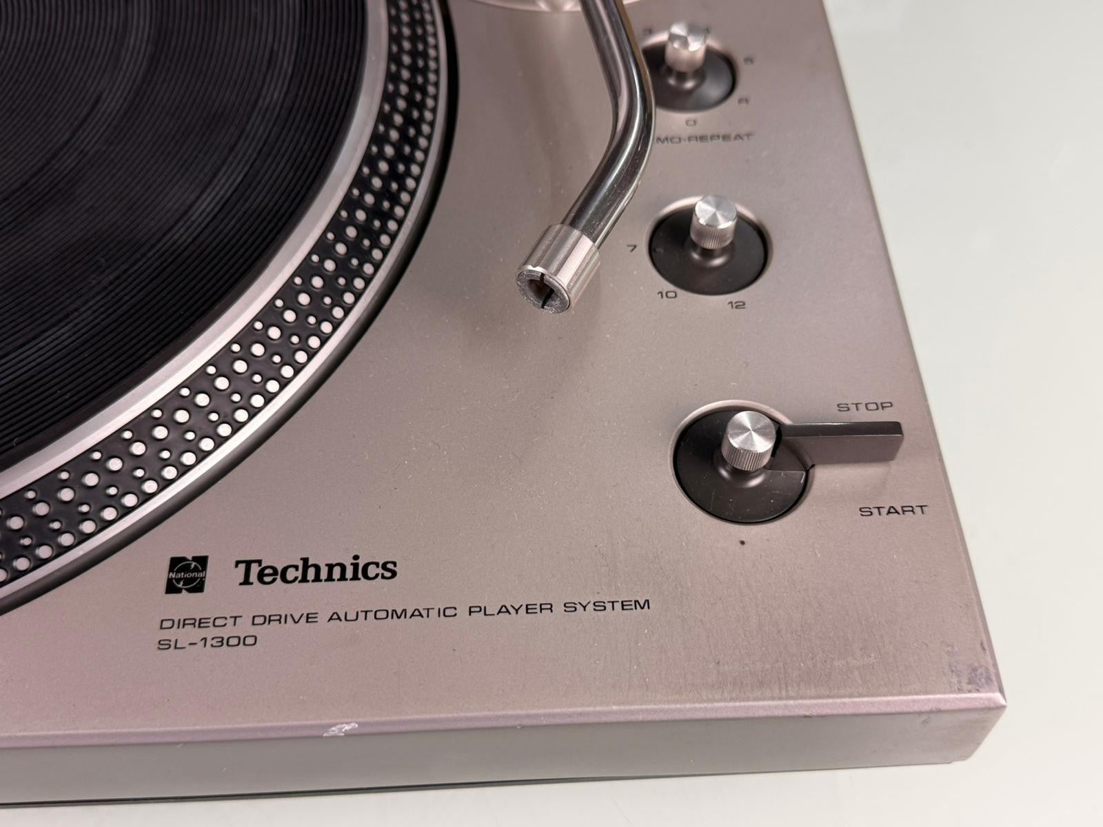 TECHNICS SL 1300 DIRECT DRIVE AUTOMATIC PLAYER SYSTEM TURNTABLE