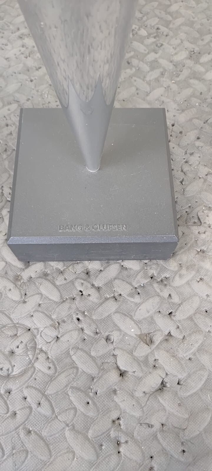 BANG & OLUFSEN B&O BEOLAB 8000 SINGLE FLOOR STANDING SPEAKER