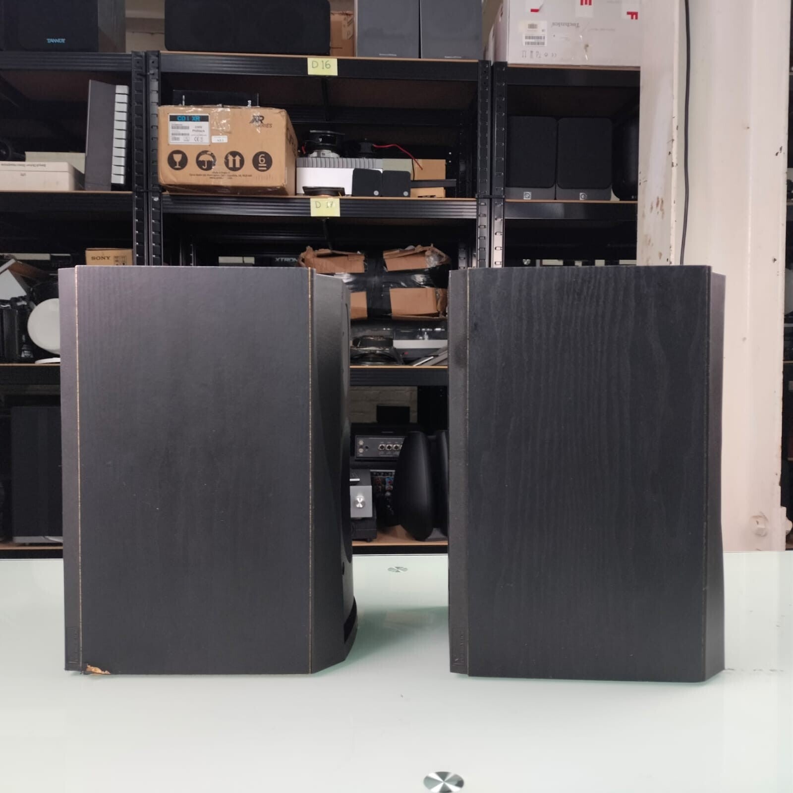 BOWERS & WILKINS B&W SPEAKERS