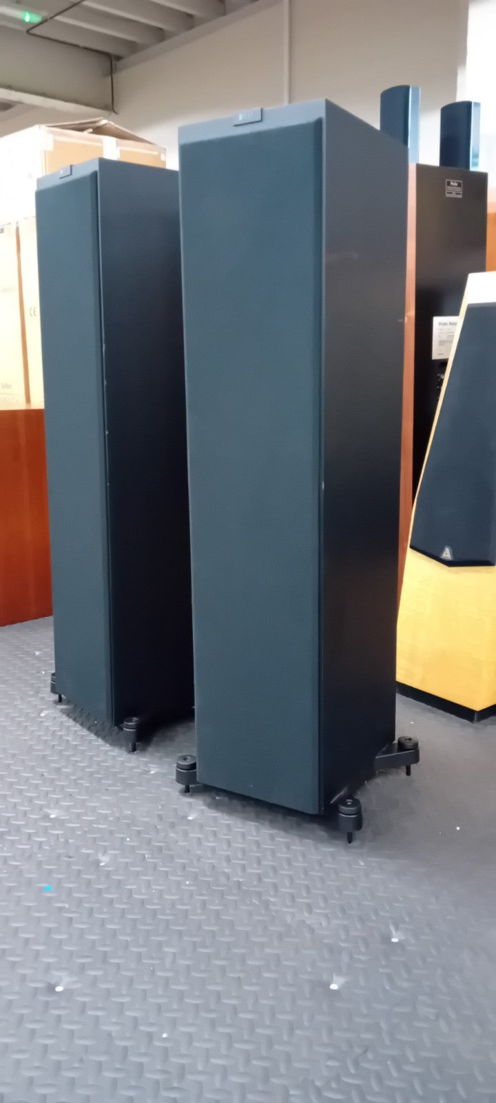 KEF Q950 FLOOR STANDING SPEAKERS