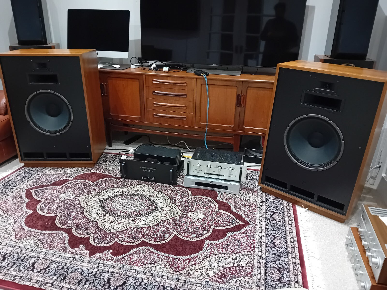 KLIPSCH CORNWAL III 3 WALNUT FLOOR STANDING SPEAKERS