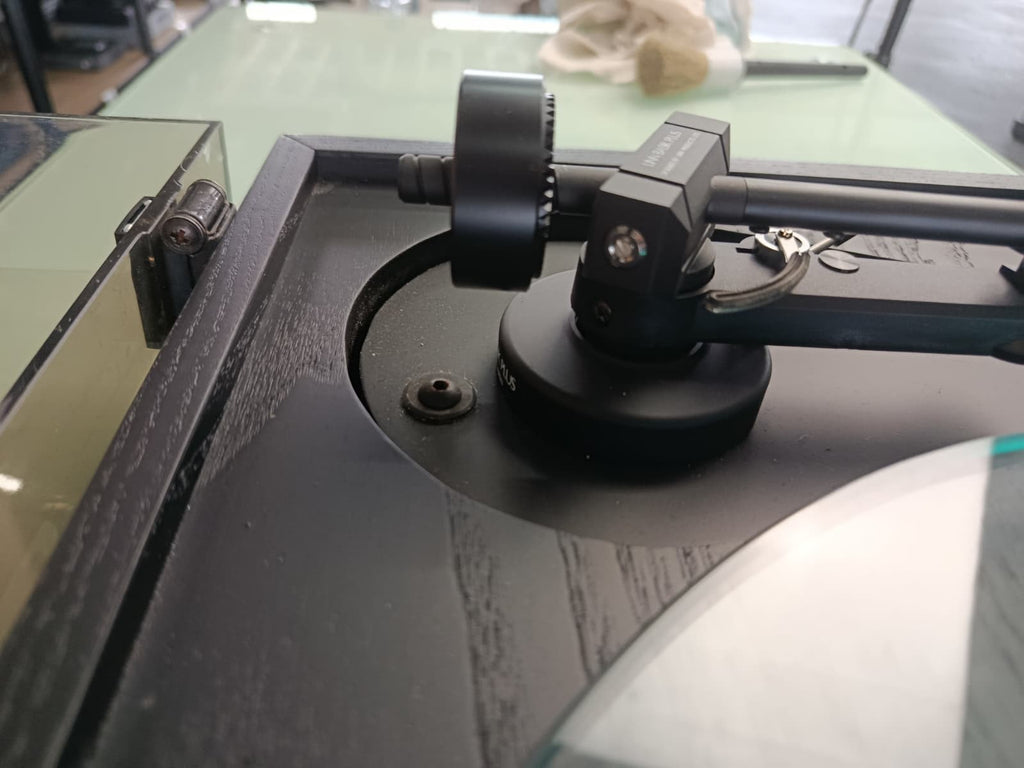 SYSTEMDEK IIX TURNTABLE WITH LINN BASIK PLUS TONEARM