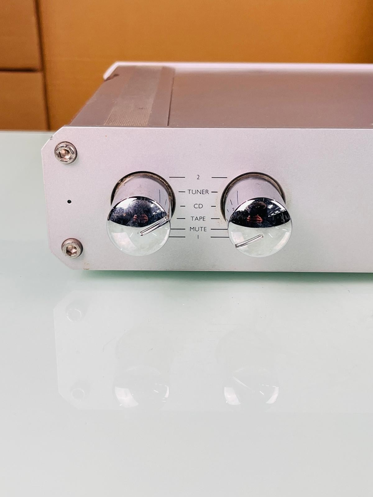 ROKSAN ROK L2 PRE AMPLIFIER WITH ROK DS4 POWER SUPPLY