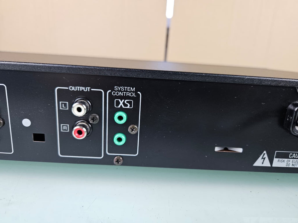 KENWOOD KT 1050L FM-AM STEREO TUNER