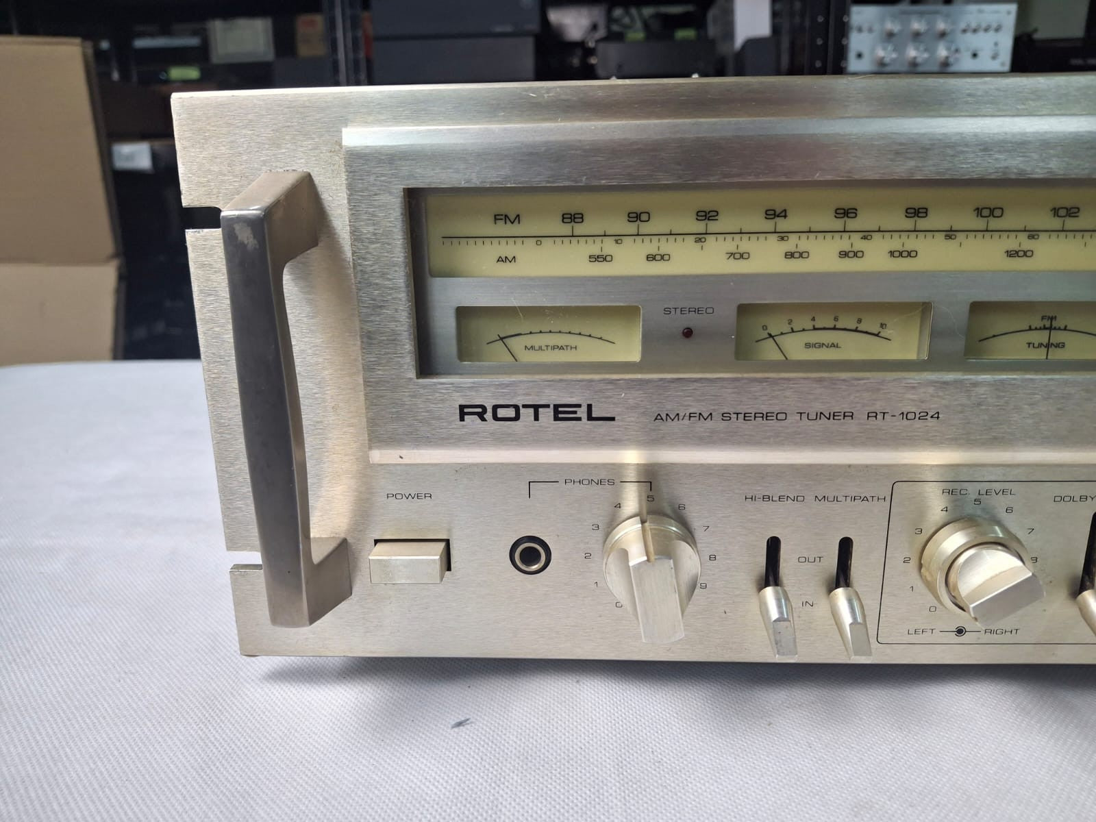 ROTEL RT 1024 AM/FM STEREO TUNER