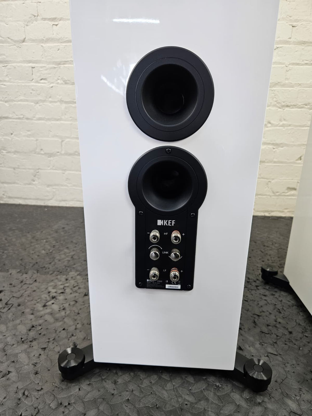 KEF R900 FLOOR STANDING SPEAKERS