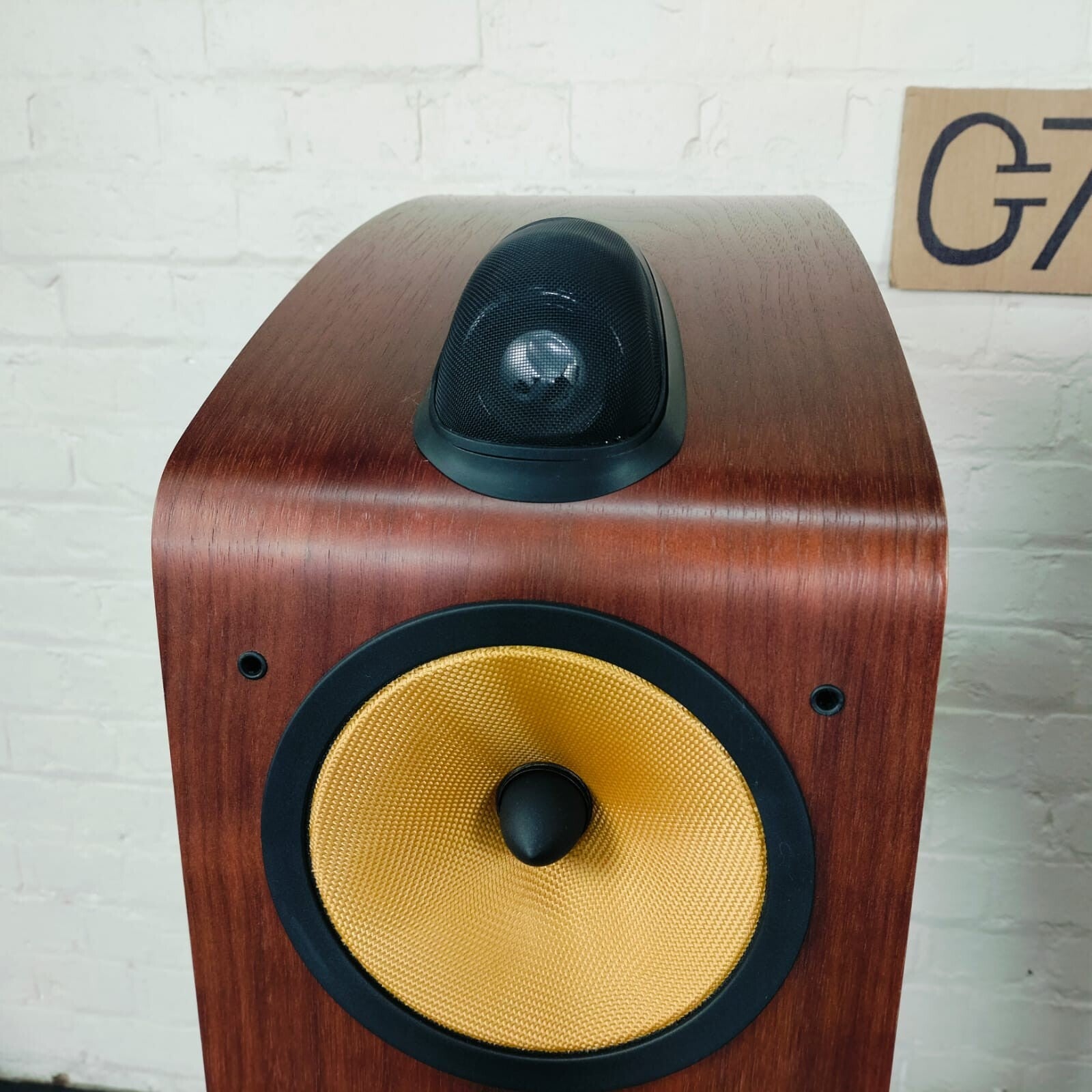 BOWERS & WILKINS B&W 703 FLOOR STANDING SPEAKERS