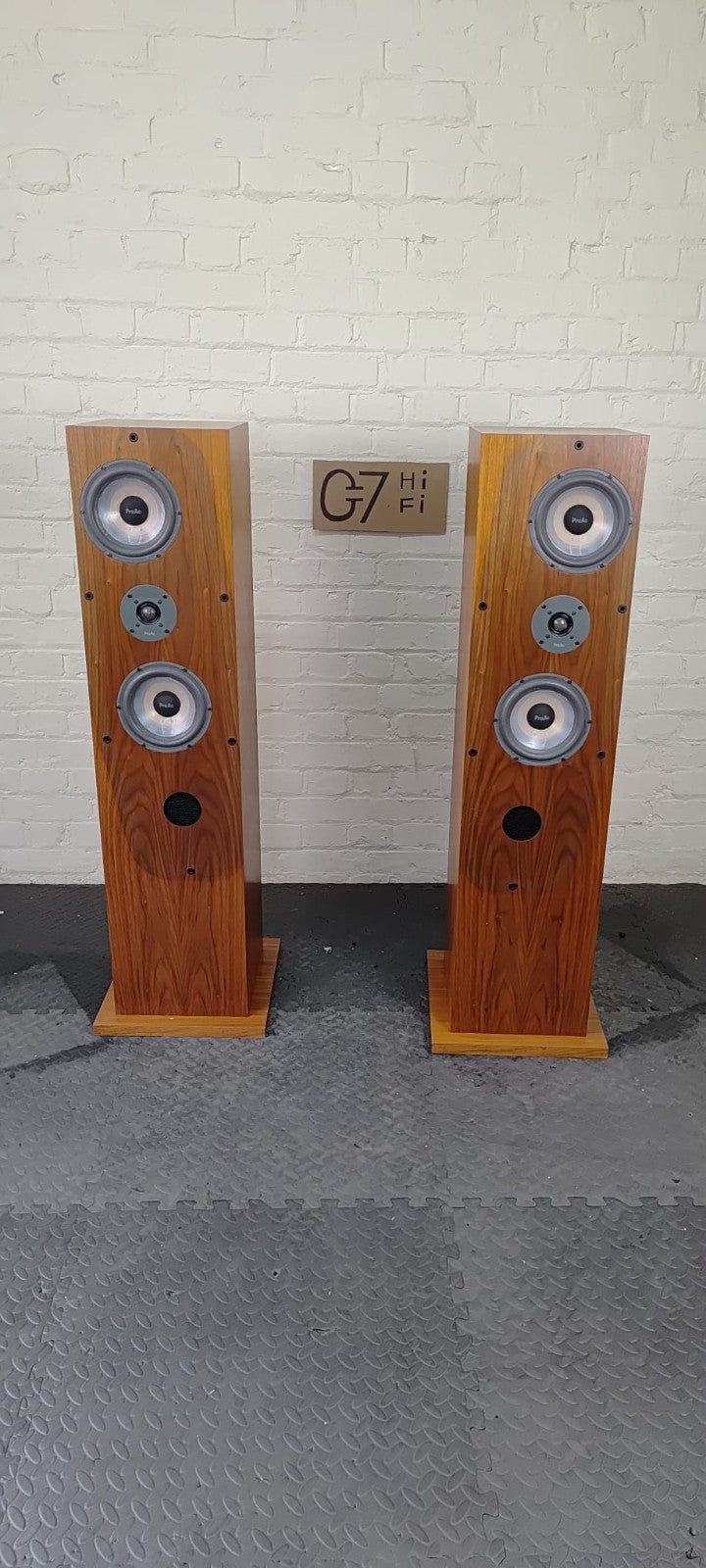 PROAC RESPONSE 3 FLOOR STANDING SPEAKERS