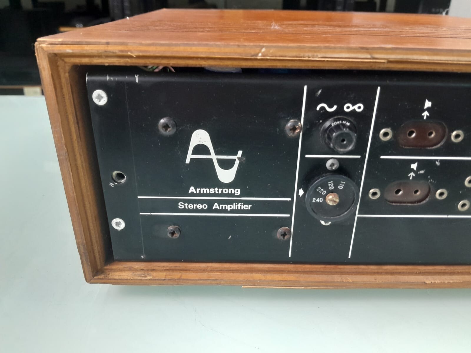 ARMSTRONG 521 STEREO AMPLIFIER