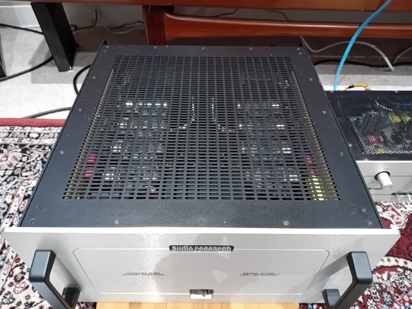 AUDIO RESEARCH VT100 MKII 2 HIGH DEFINITION VACUUM TUBE STEREO POWER AMPLIFIER