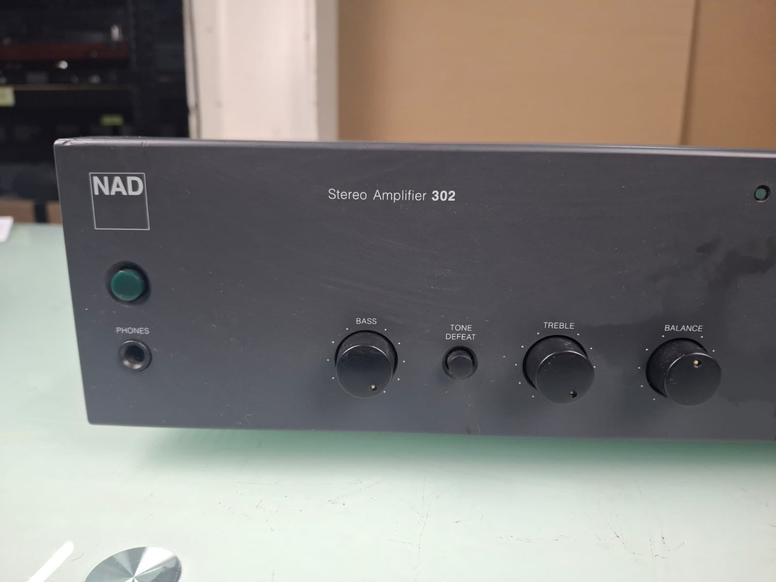 NAD 302 STEREO AMPLIFIER
