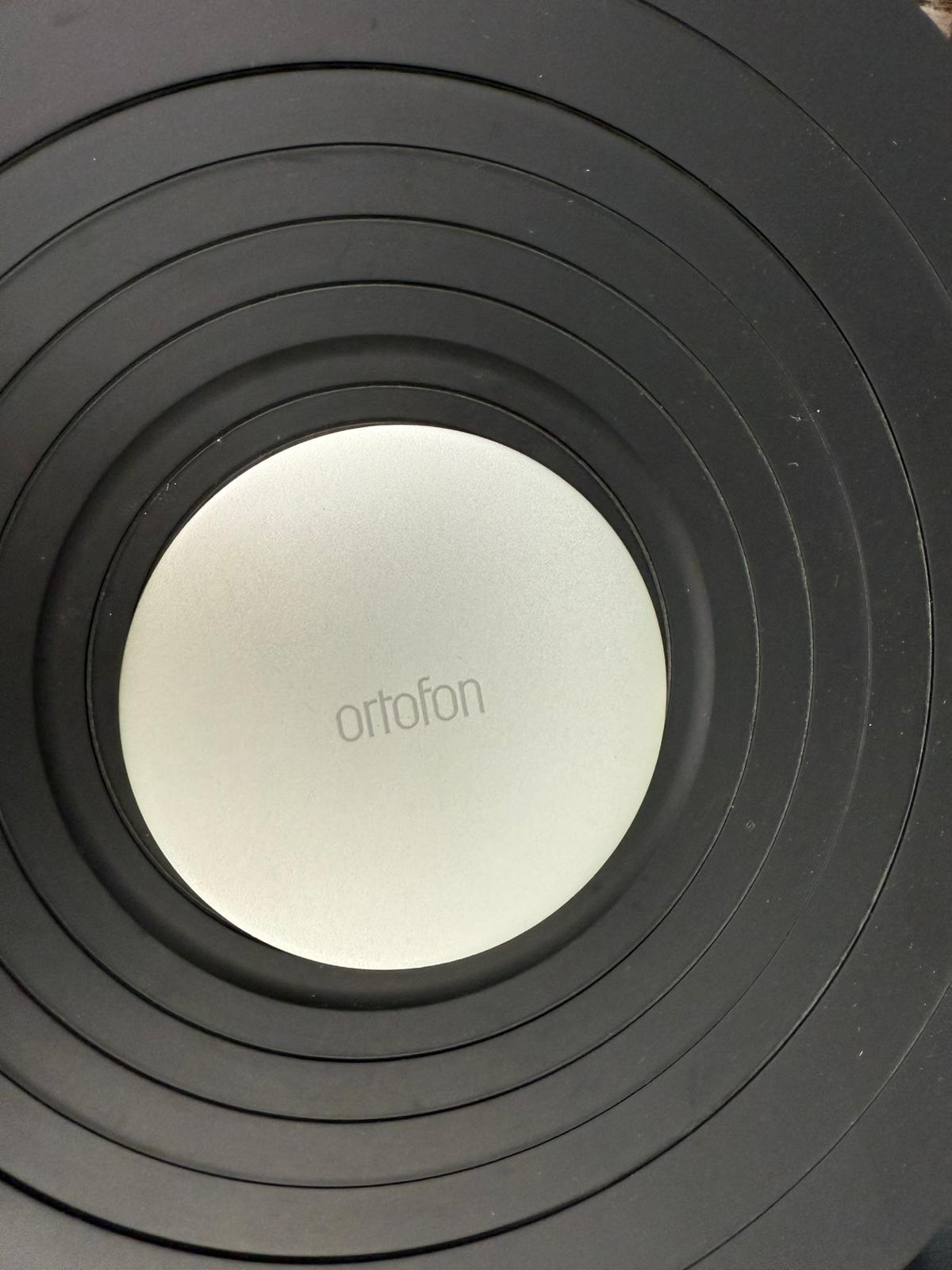 DR FEICKERT VOLARE TURNTABLE WITH ORACLE SME 345 TONEARM & POWER SUPPLY