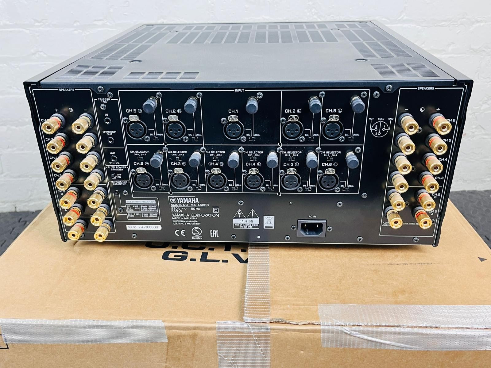 YAMAHA AVENTAGE MX A5000 NATURAL SOUND 11 CHANNEL POWER AMPLIFIER