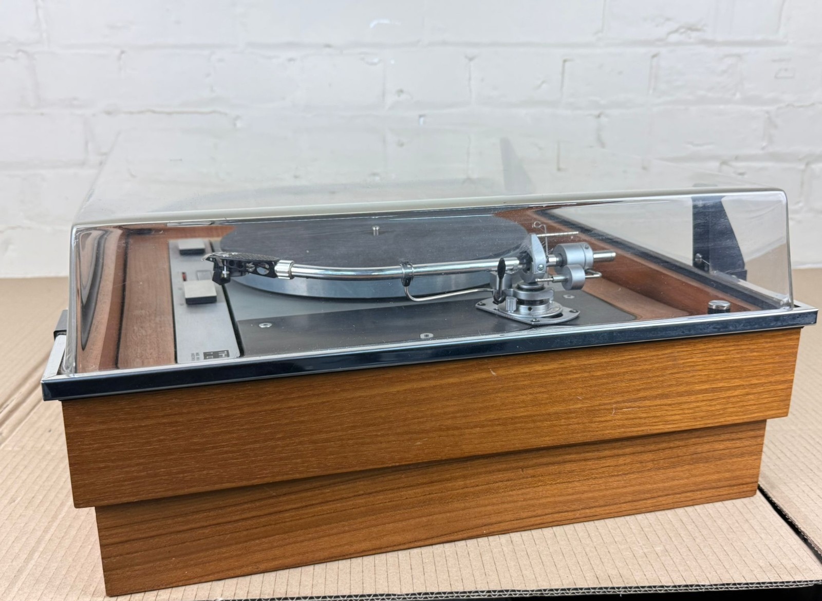 THORENS TD 125 TURNTABLE WITH SME 3009 TONEARM & SHURE M75E CARTRIDGE