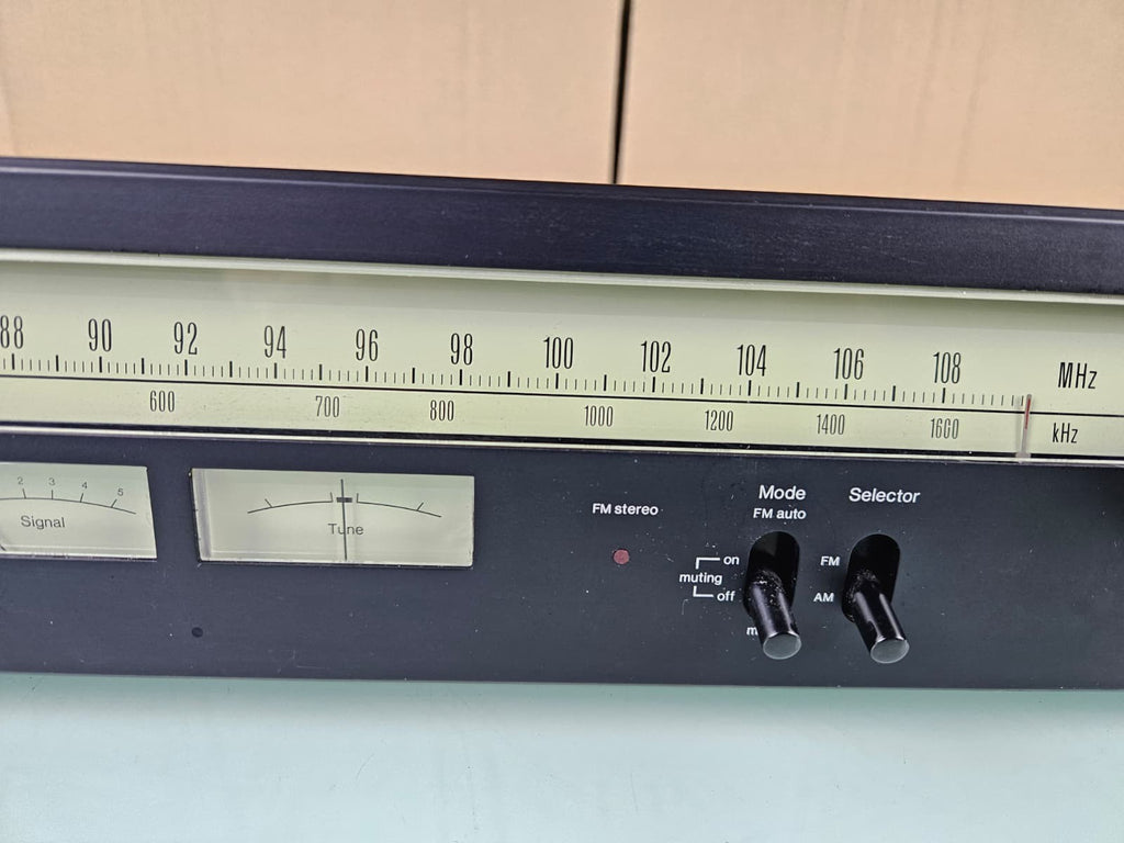 SANSUI TU 217 AM/FM STEREO TUNER