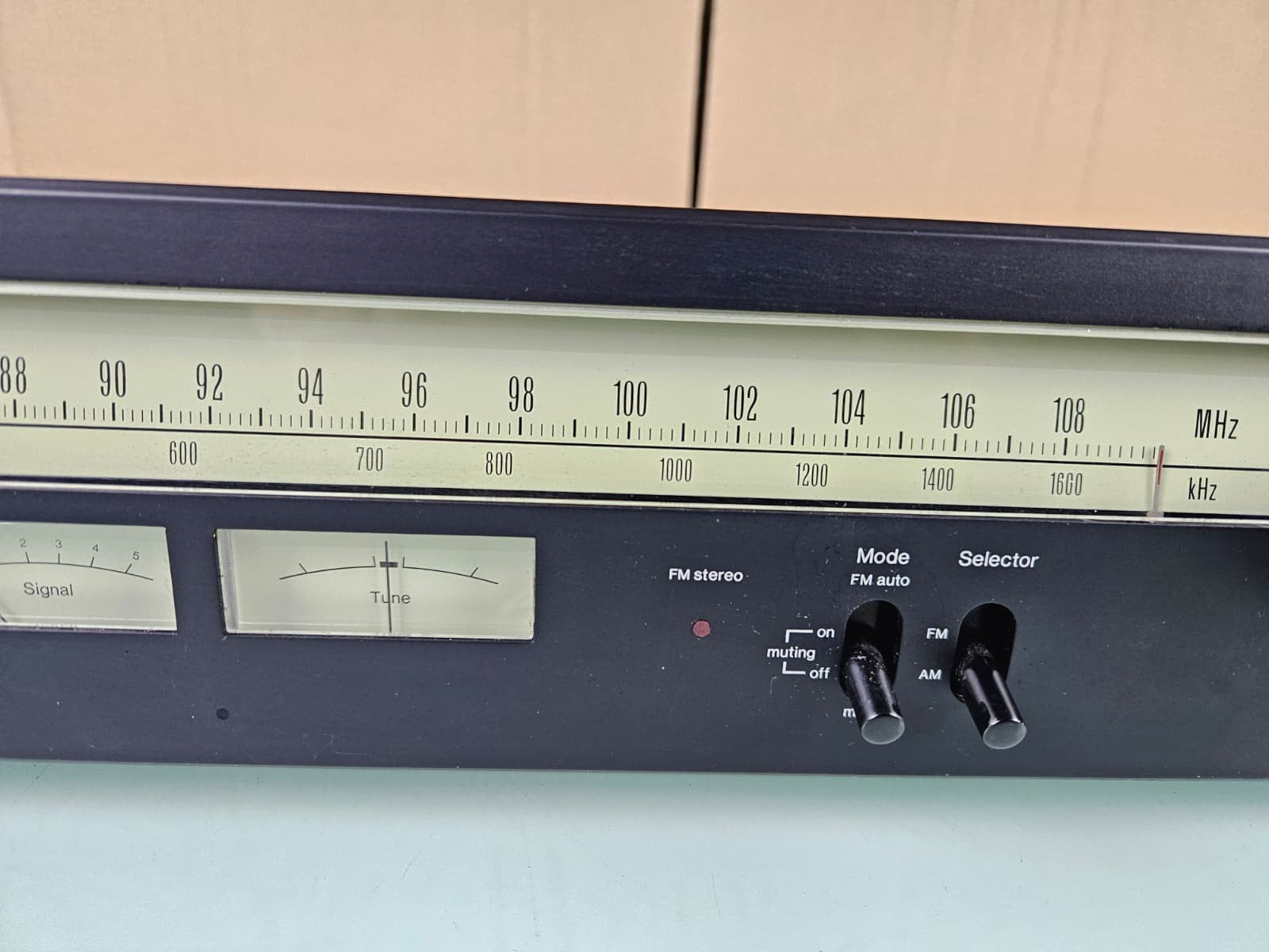 SANSUI TU 217 AM/FM STEREO TUNER