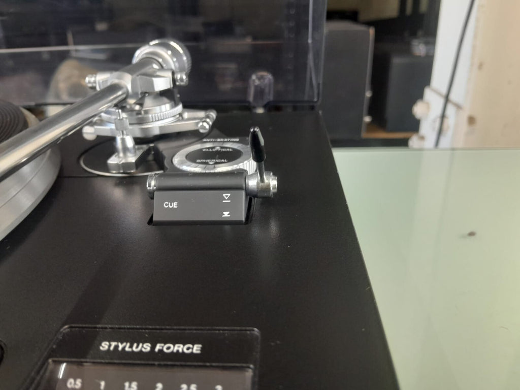 PHILIPS BLACK TULIP AF 829 AUTOMATIC TURNTABLE WITH PHILIPS 412 II CARTRIDGE
