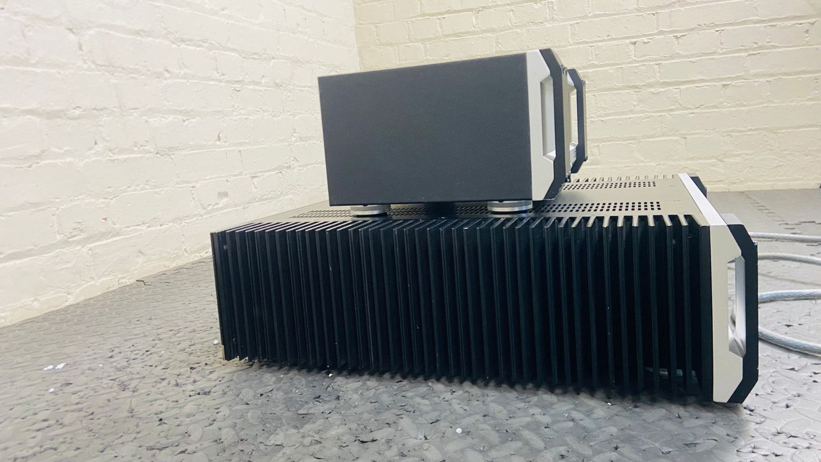MUSICAL FIDELITY KW 750 POWER AMPLIFIER WITH KW 750 PSU POWER SUPPLY