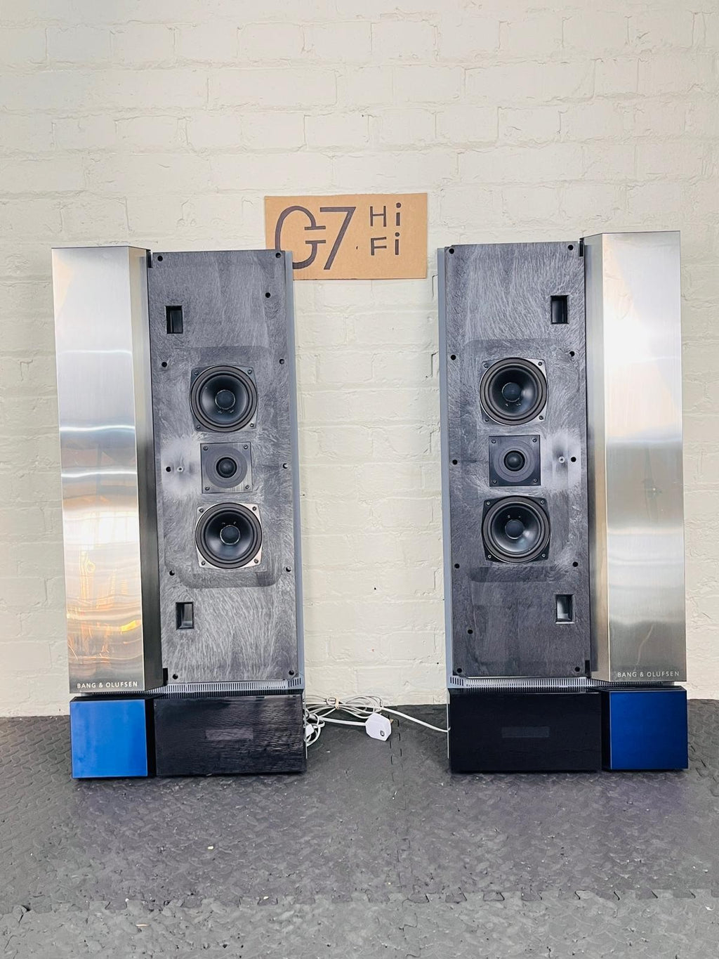 BANG & OLUFSEN B&O BEOLAB 5000 ACTIVE SPEAKERS WITH WALL BRACKETS