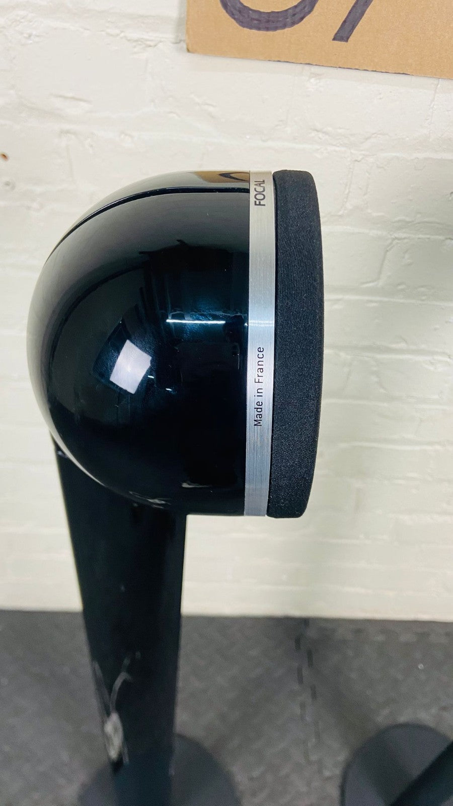 FOCAL DOME COMPACT SPEAKERS WITH FLOOR STANDS
