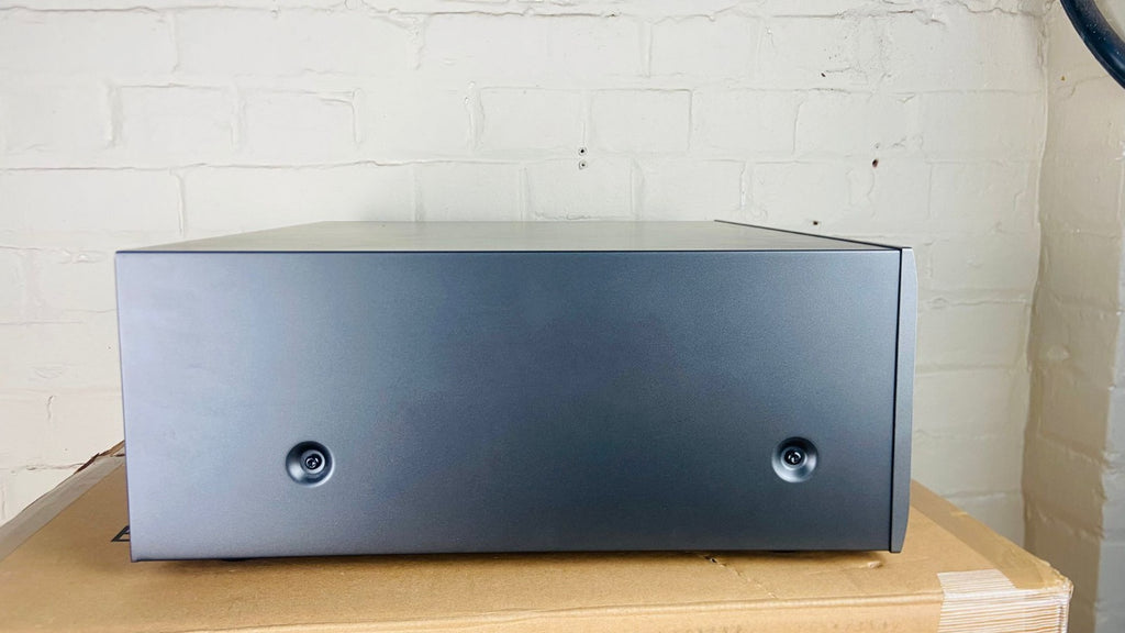 ARCAM AV40 AV RECEIVER WITH REMOTE