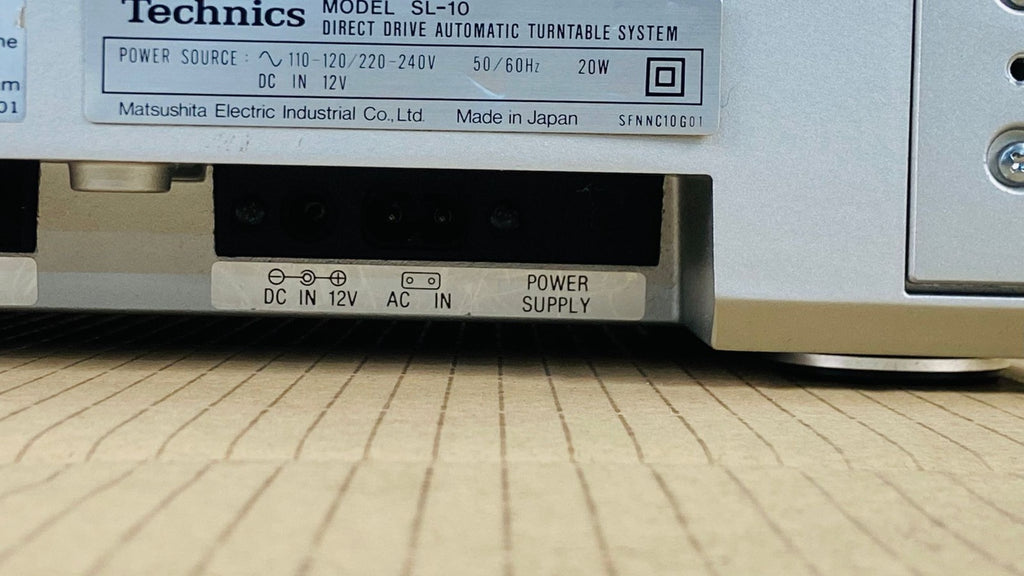 TECHNICS SL 10 QUARTZ DIRECT DRIVE AUTOMATIC TURNTABLE WITH SHURE M99E CARTRIDGE