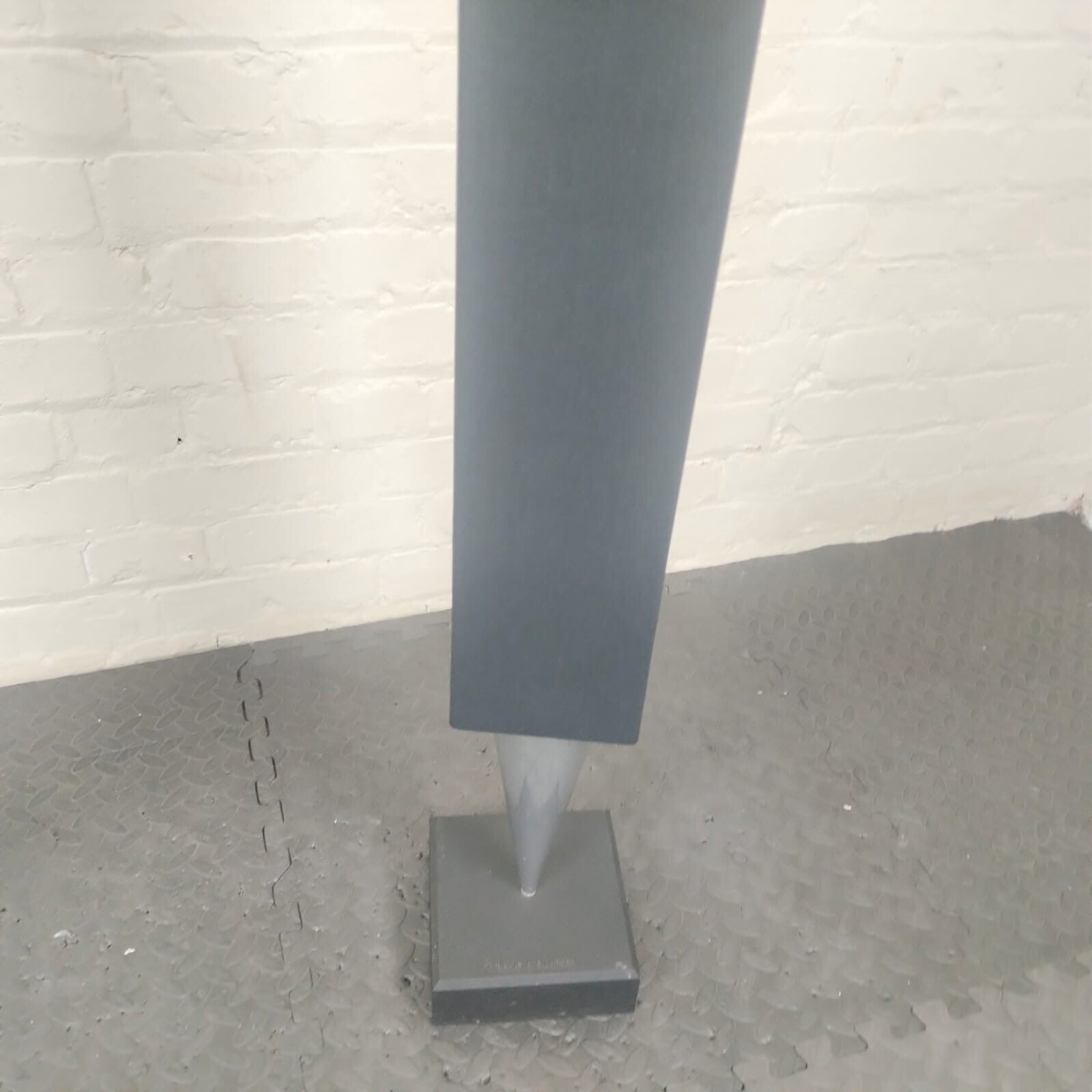 BANG & OLUFSEN B&O BEOLAB 8000 FLOOR STANDING SPEAKERS