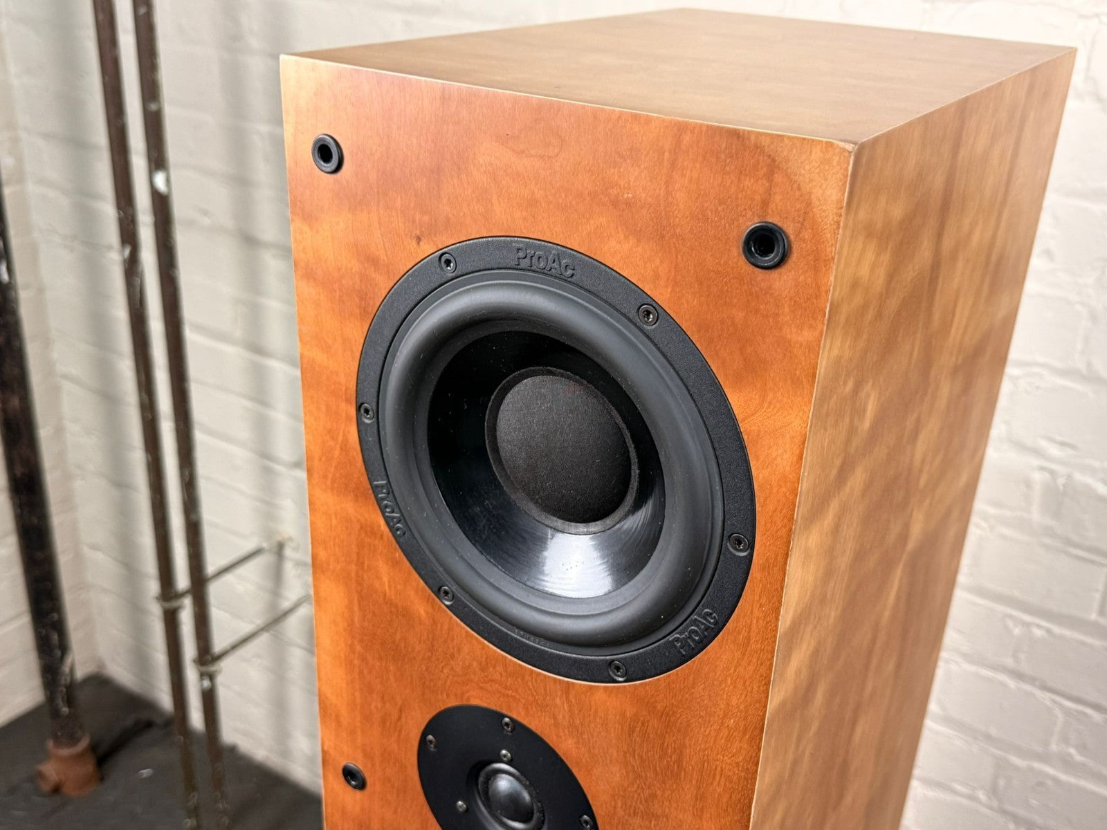PROAC RESPONSE D THIRTY EIGHT 38 FLOOR STANDING SPEAKERS