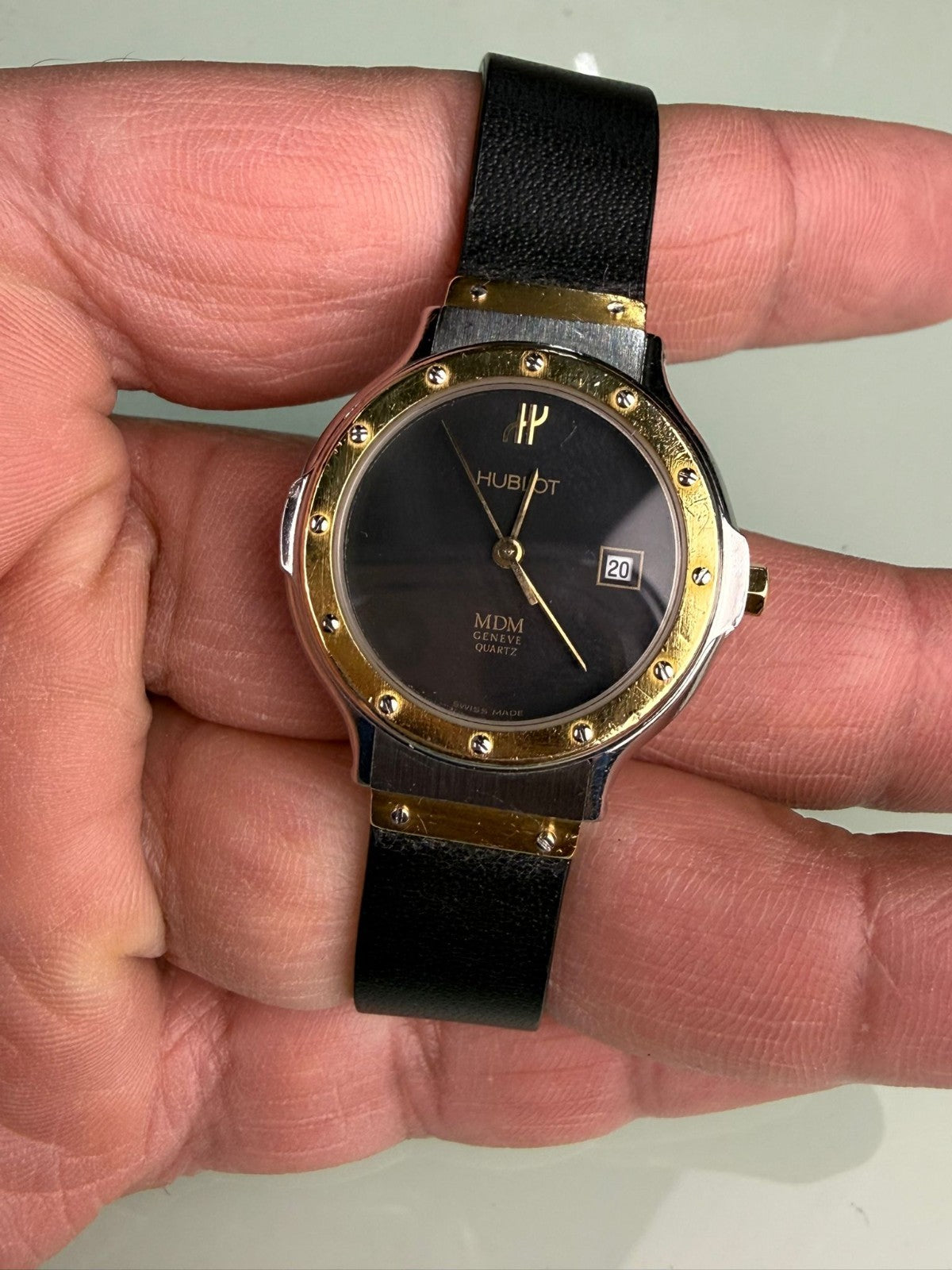 HUBLOT CLASSIC 18K GOLD MDM LADIES S139.10.2 WATCH