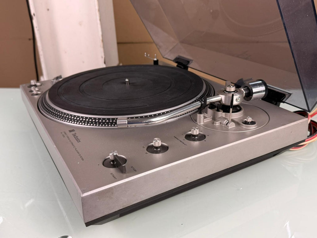 TECHNICS SL 1300 DIRECT DRIVE AUTOMATIC PLAYER SYSTEM TURNTABLE