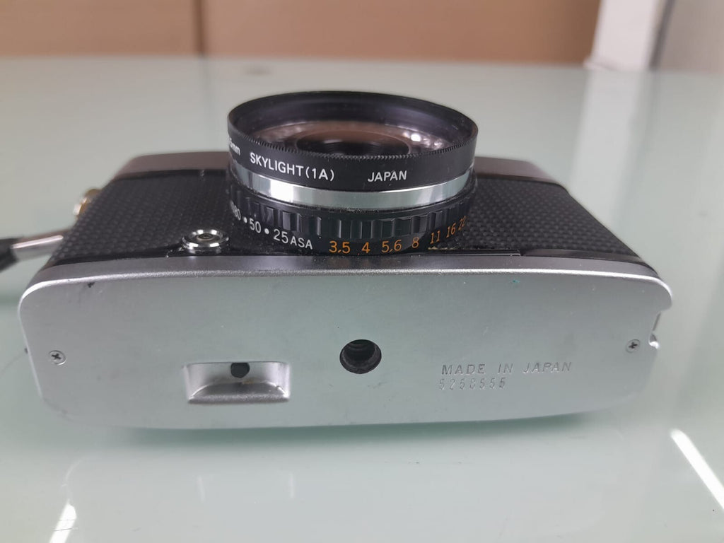 OLYMPUS PEN EE 3 FILM CAMERA D.ZUIKO F=28MM 1:3.5 LENS