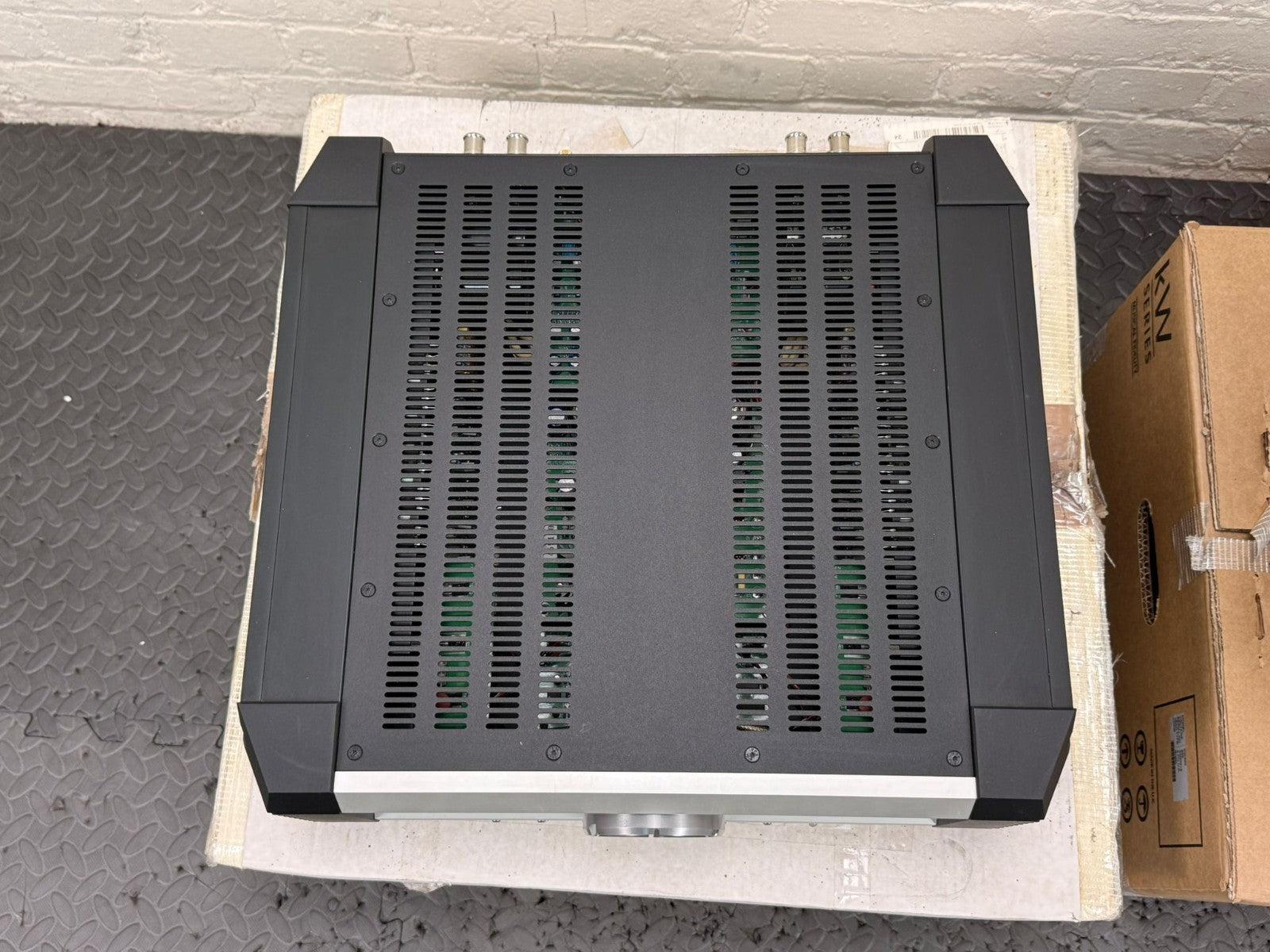SERVICED MUSICAL FIDELITY KW 550 INTEGRATED AMPLIFIER & KW 550 POWER SUPPLY
