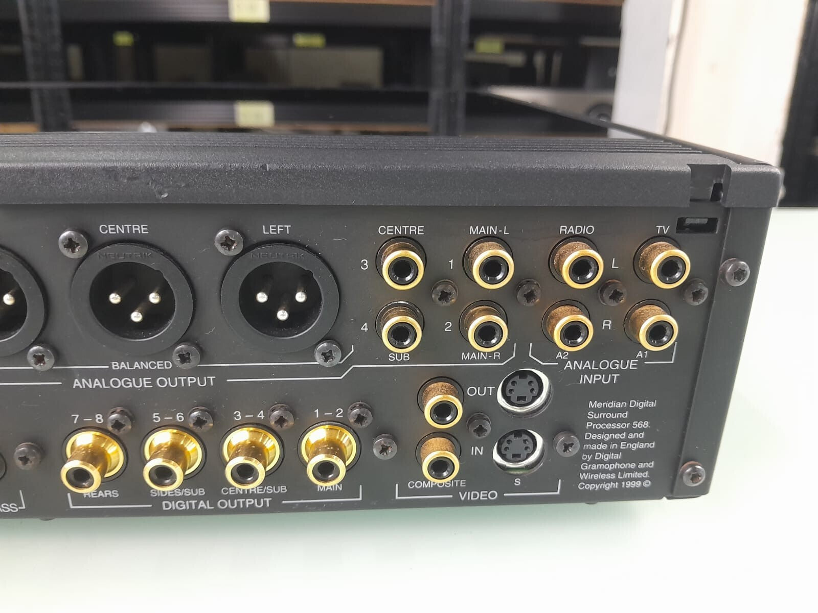 MERIDIAN 568 DIGITAL SURROUND PROCESSOR