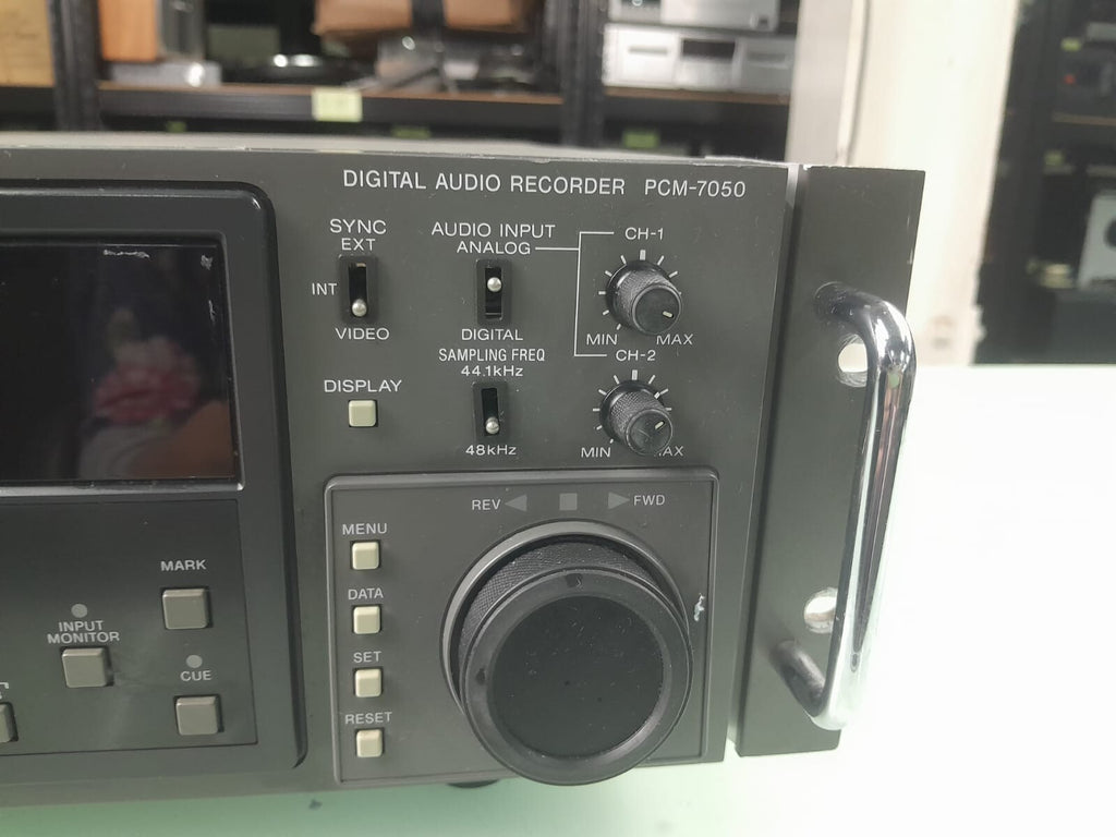 SONY PCM 7050 DIGITAL AUDIO RECORDER