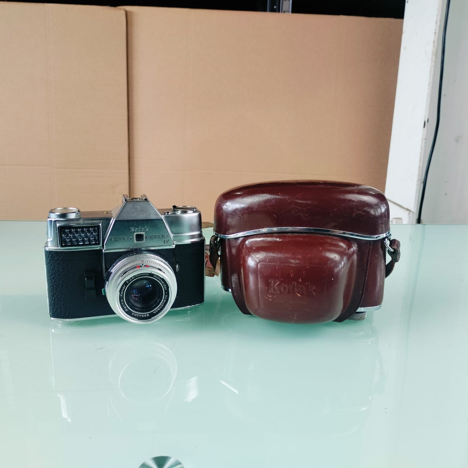 KODAK RETINA REFLEX IV SLR CAMERA WITH SCHNEIDER-KREUZNACH F:2.8 / 50MM LENS