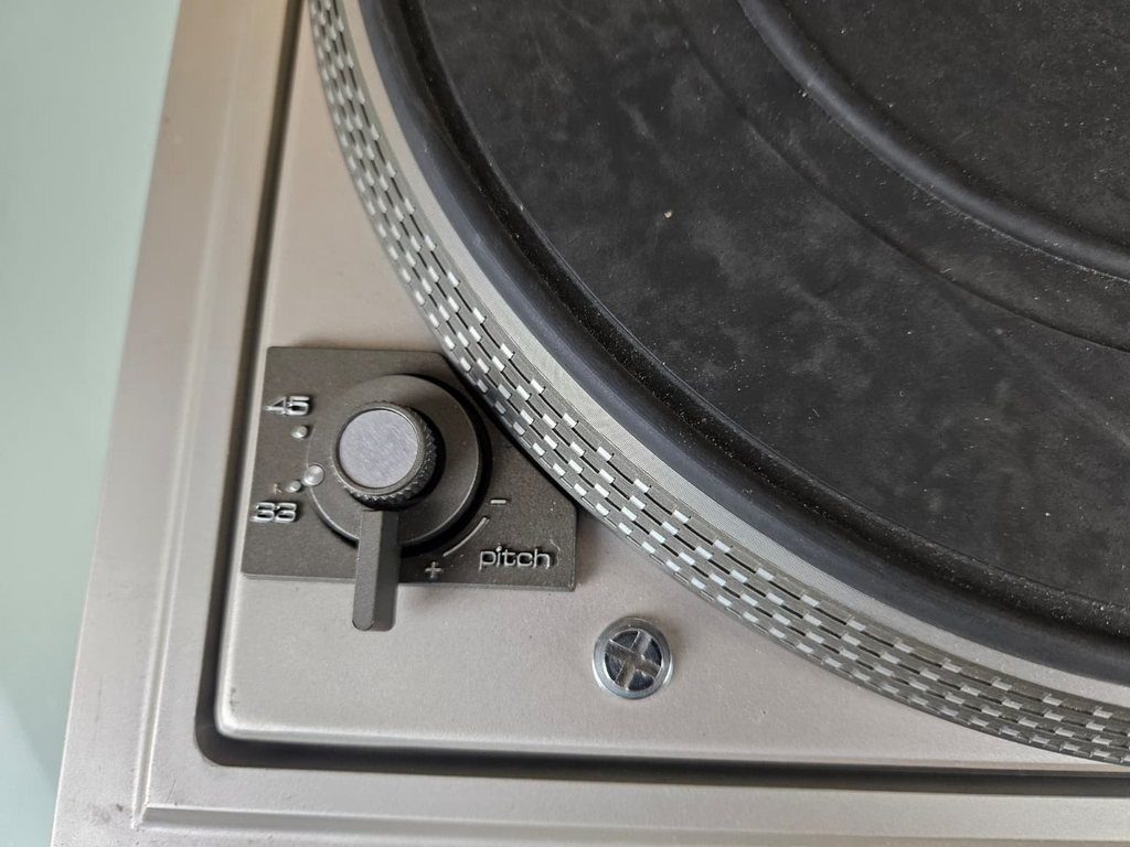 DUAL CS 505-1 TURNTABLE WITH ORTOFON CARTRIDGE