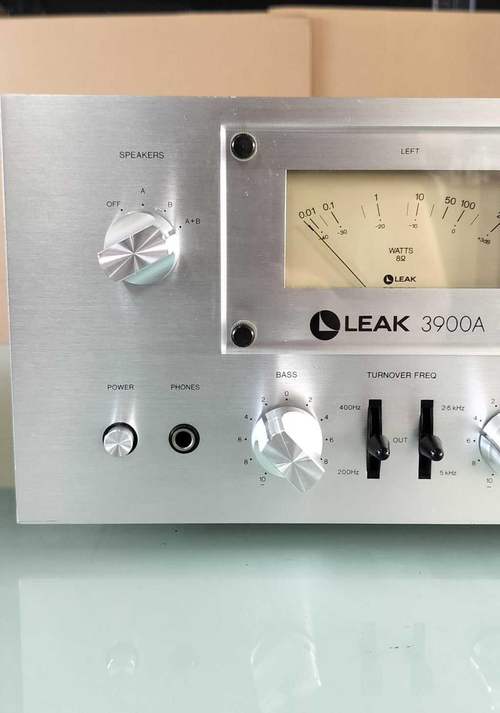 LEAK 3900A INTEGRATED STEREO AMPLIFIER