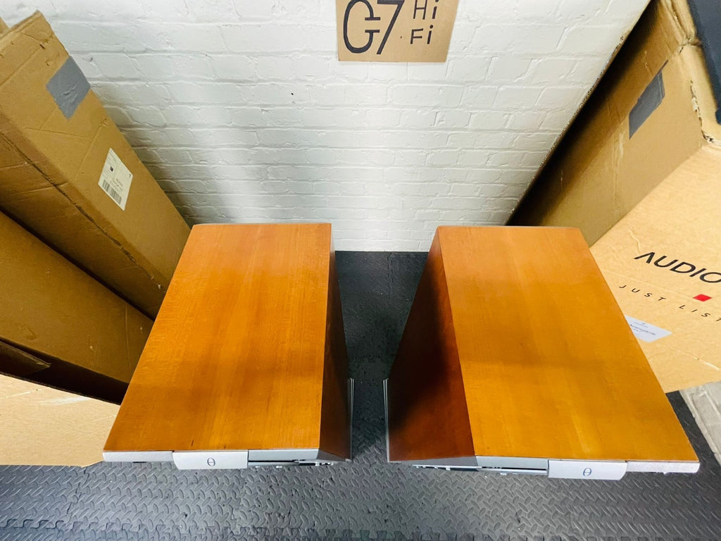 AUDIOVECTOR Mi3 AVANTGARDE FLOOR STANDING SPEAKERS