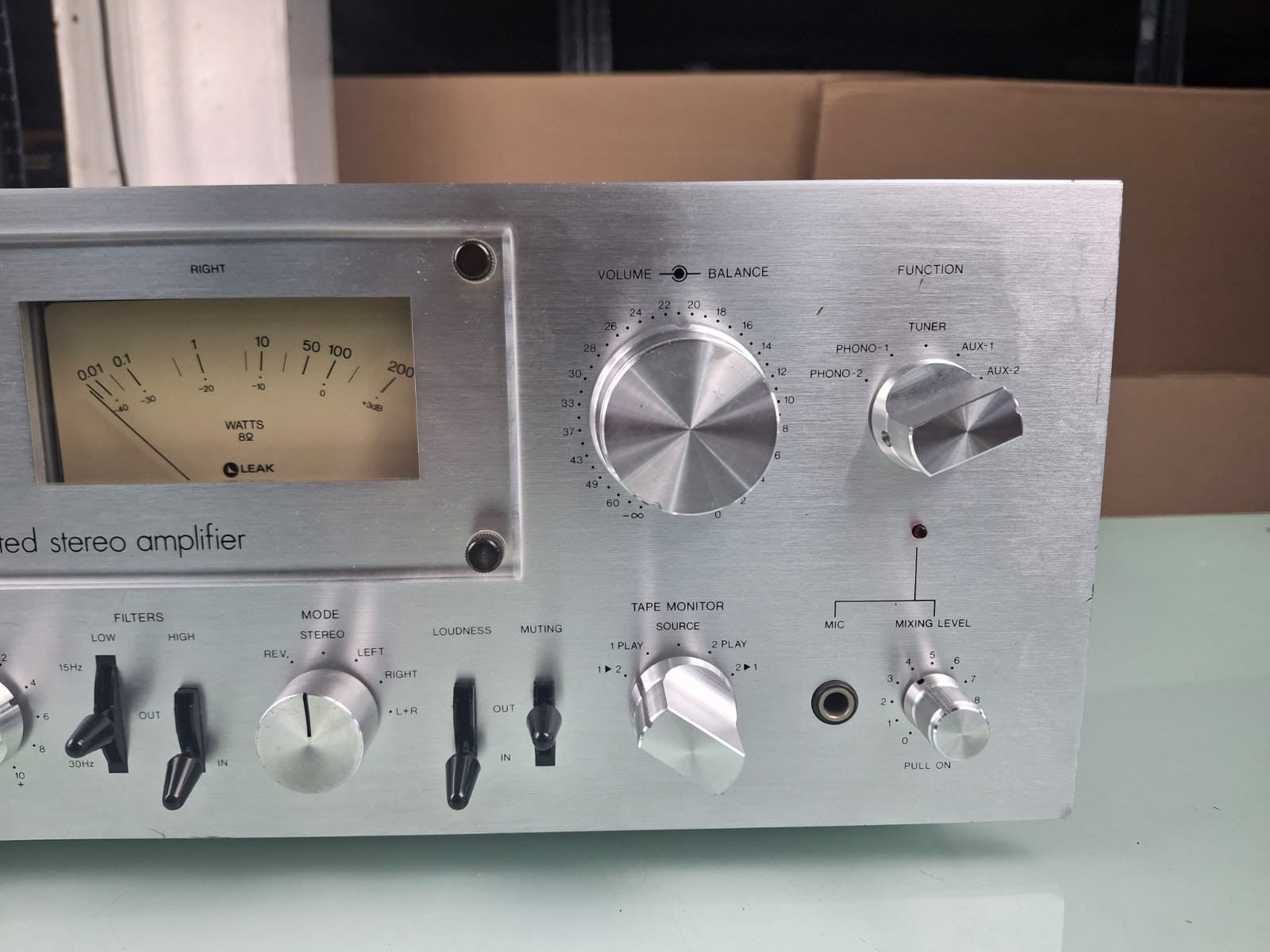 LEAK 3900A INTEGRATED STEREO AMPLIFIER