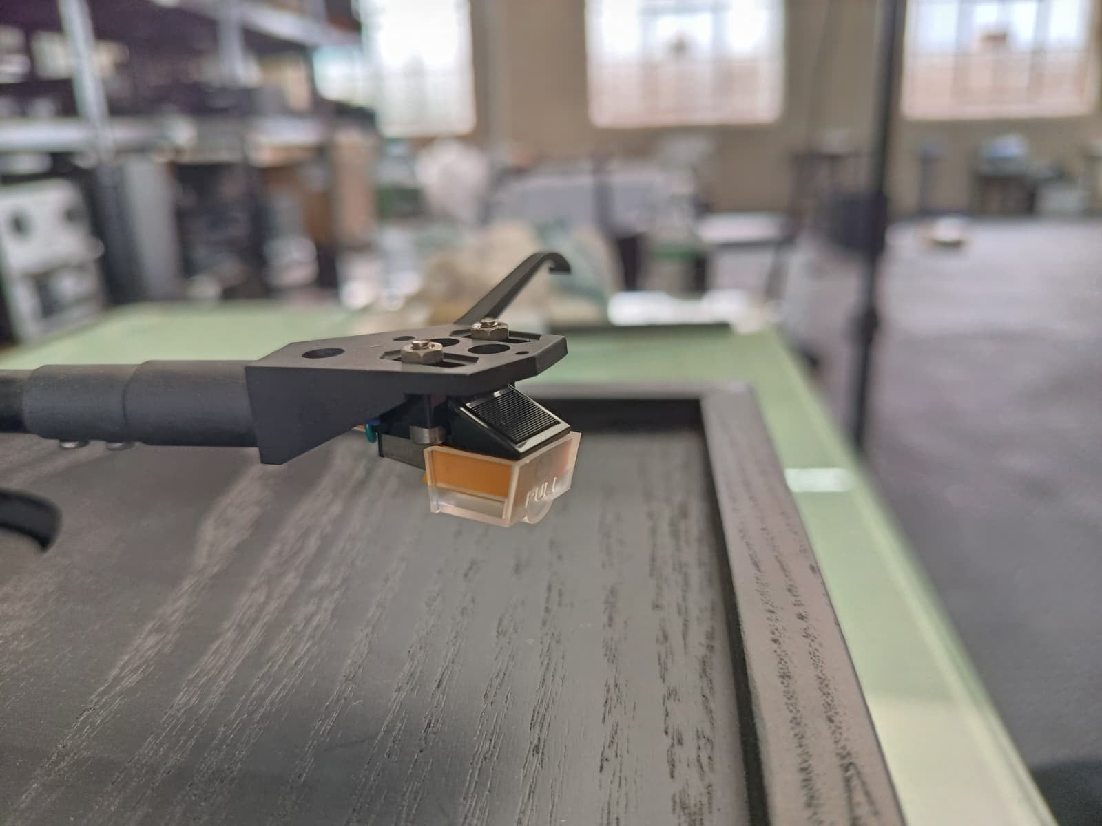 SYSTEMDEK IIX TURNTABLE WITH LINN BASIK PLUS TONEARM