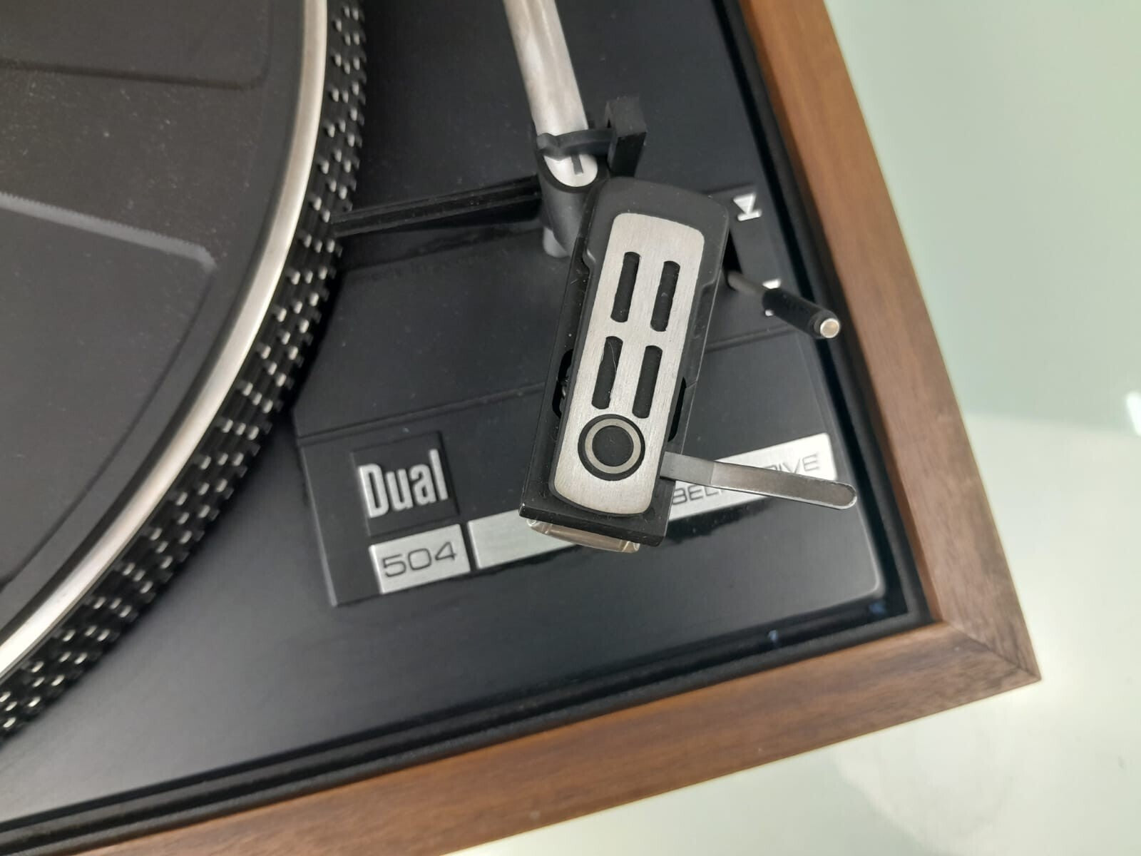 DUAL 504 BELT DRIVE TURNTABLE WITH DMS 240 E CARTRIDGE