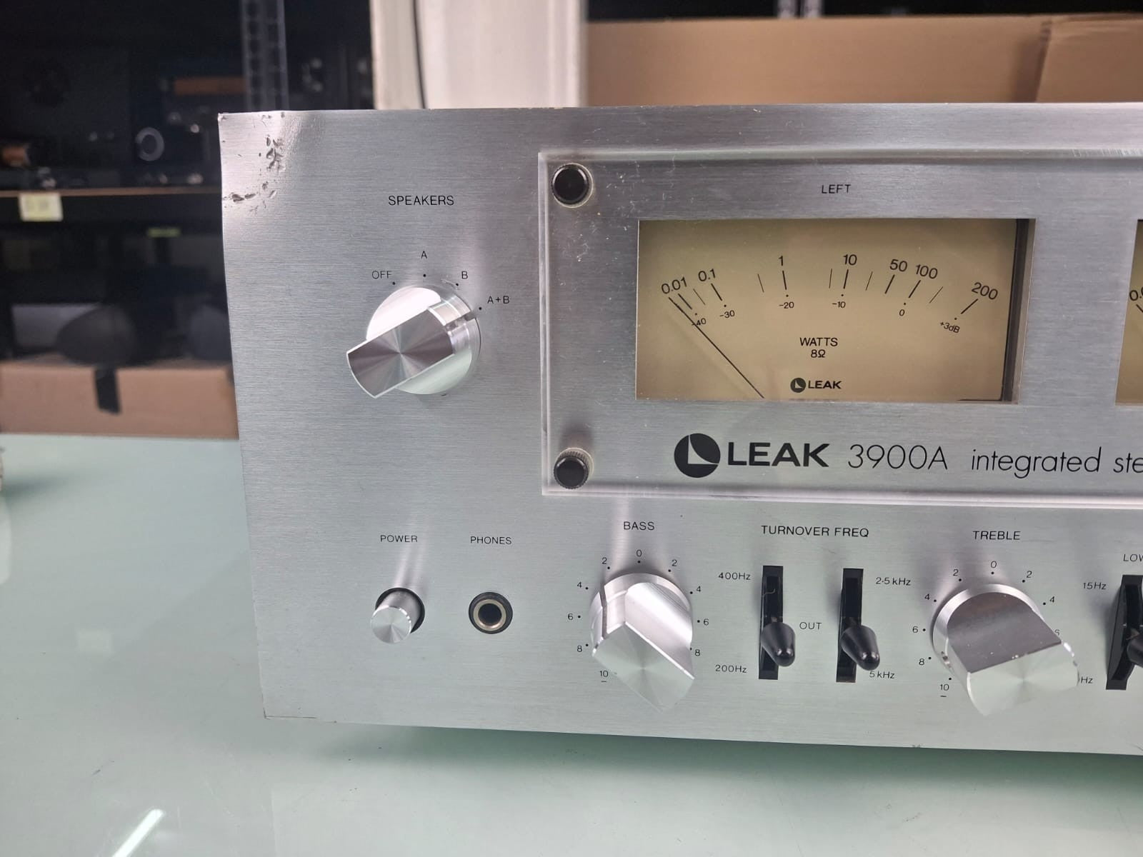 LEAK 3900A INTEGRATED STEREO AMPLIFIER