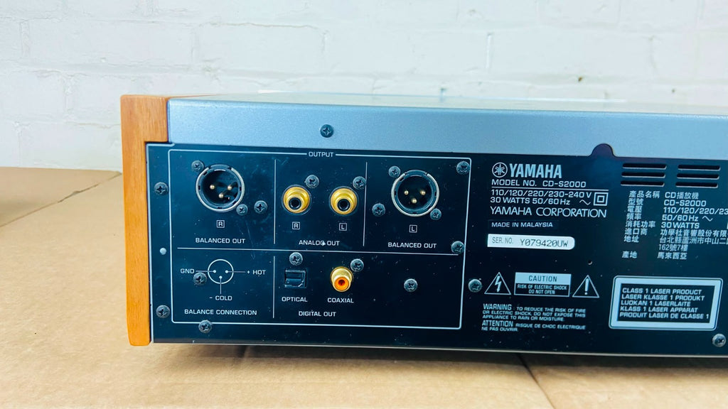YAMAHA CD S2000 SACD NATURAL SOUND SUPER AUDIO CD PLAYER