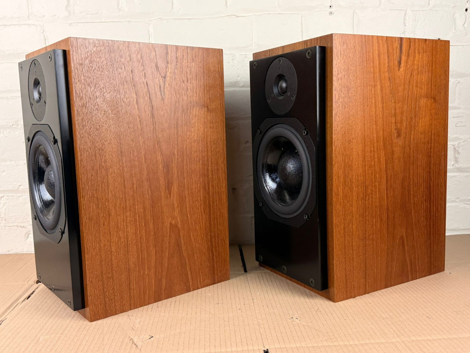 ATC SCM 20 PASSIVE STUDIO MONITORS SPEAKERS