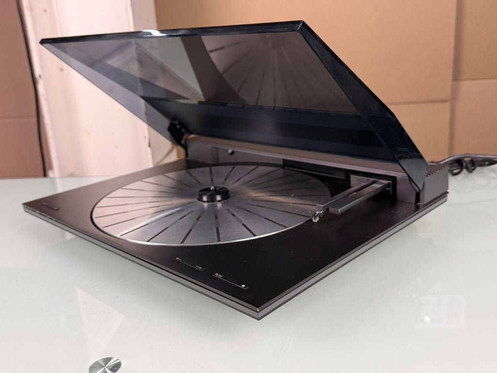 BANG & OLUFSEN B&O BEOGRAM 8500 TURNTABLE WITH MMC4 CARTRIDGE