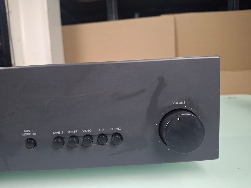 NAD 302 STEREO AMPLIFIER