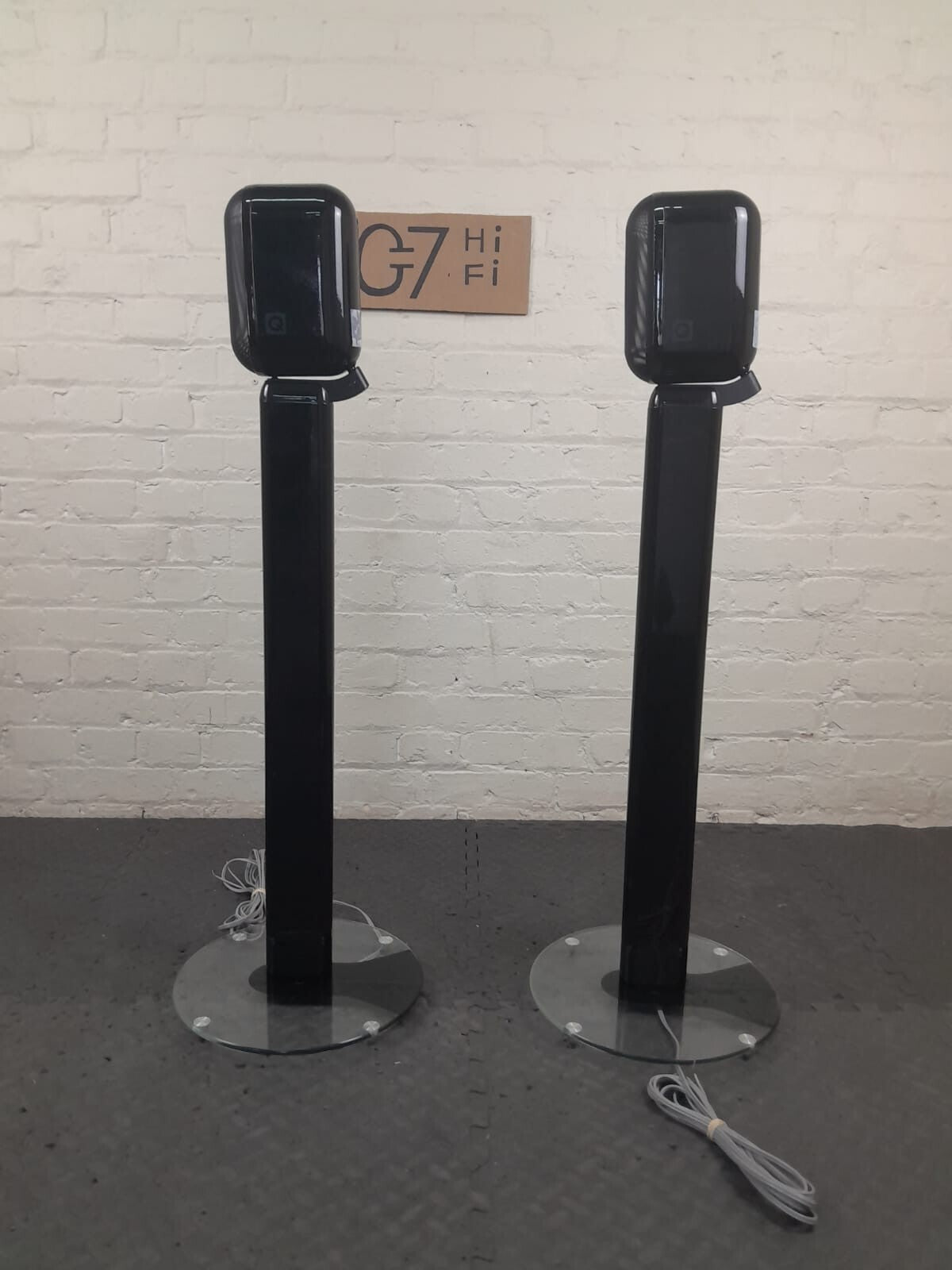 Q ACOUSTIC 7000LRI SPEAKERS WITH 7000ST FLOOR STANDS
